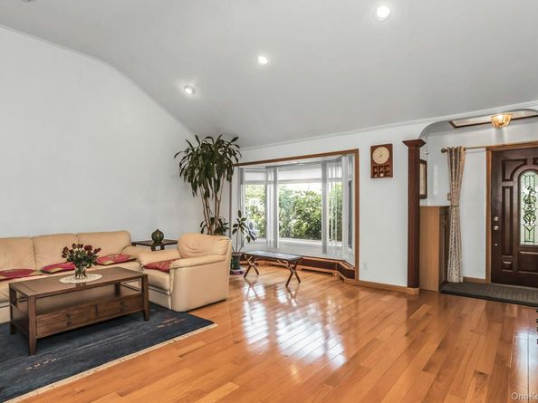 53 Hightop Lane, Jericho NY 11753