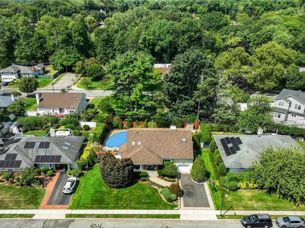 53 Hightop Lane, Jericho NY 11753