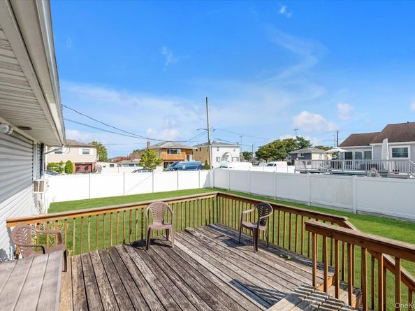 190 Hamilton Avenue, Barnum Island NY 11558