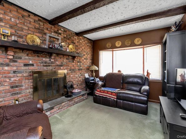 190 Hamilton Avenue, Barnum Island NY 11558