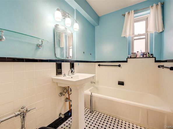 118-11 84th Avenue 415, Kew Gardens NY 11415