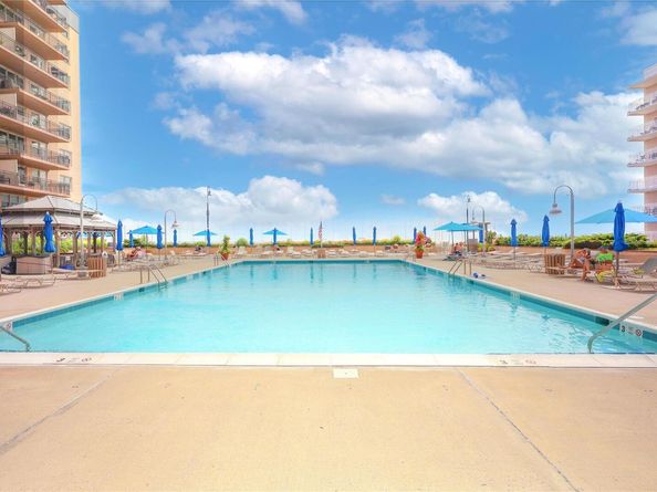 25 Neptune Boulevard 2T, Long Beach NY 11561