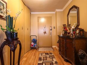 25 Neptune Boulevard 2T, Long Beach NY 11561