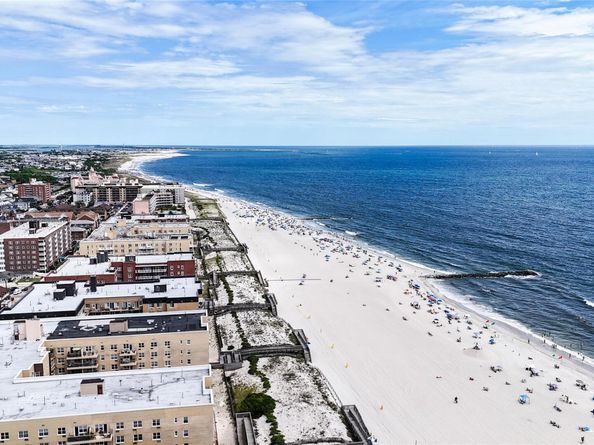 25 Neptune Boulevard 2T, Long Beach NY 11561