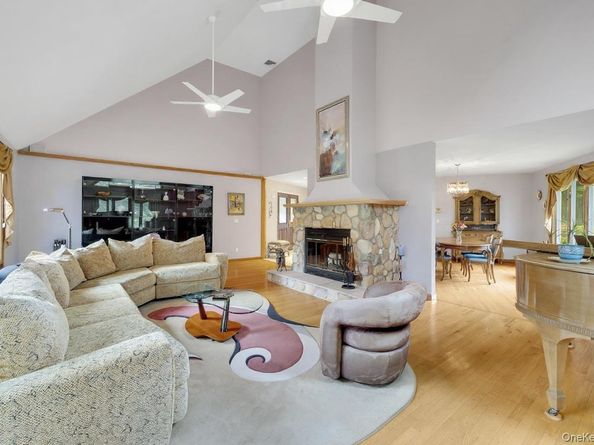 3 Farese Way, Amawalk NY 10501