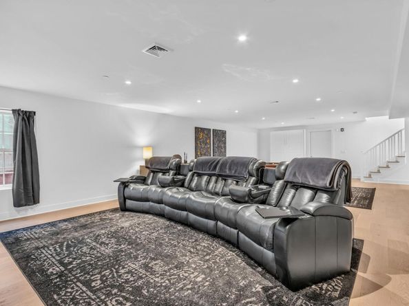 7 Honeysuckle Lane, Rye Brook NY 10573