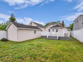 3327 Parkway drive, Baldwin NY 11510