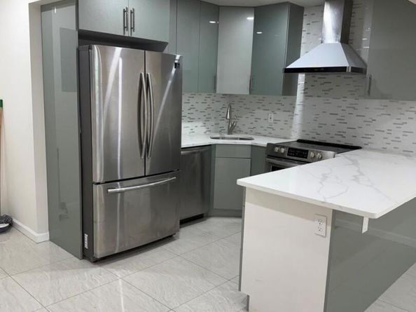 756 40th Street 2R, Brooklyn NY 11232