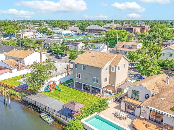 615 Pearl Street, Oceanside NY 11572