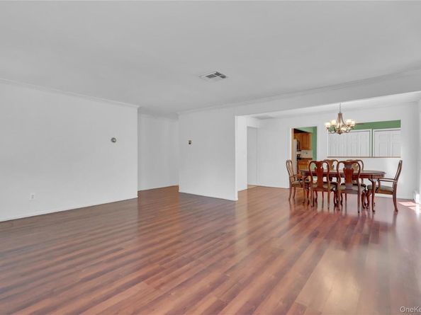 39 Pembrook Drive, Stony Brook NY 11790