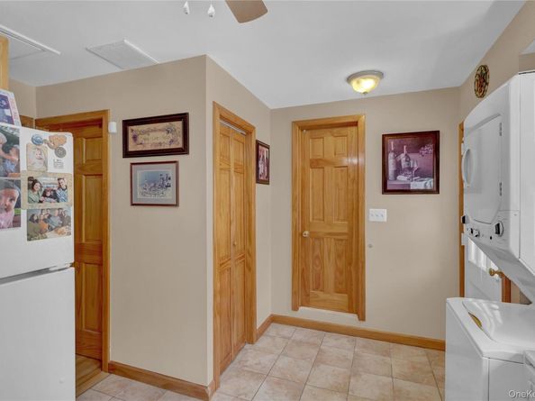 39 Pembrook Drive, Stony Brook NY 11790