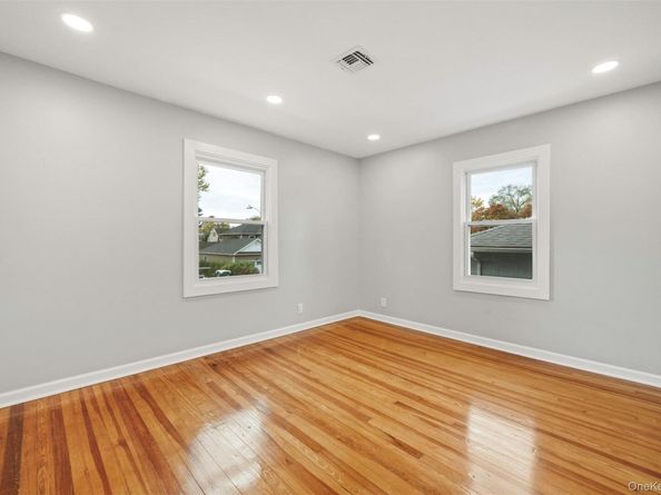 15 Shepherd Street, Rockville Centre NY 11570