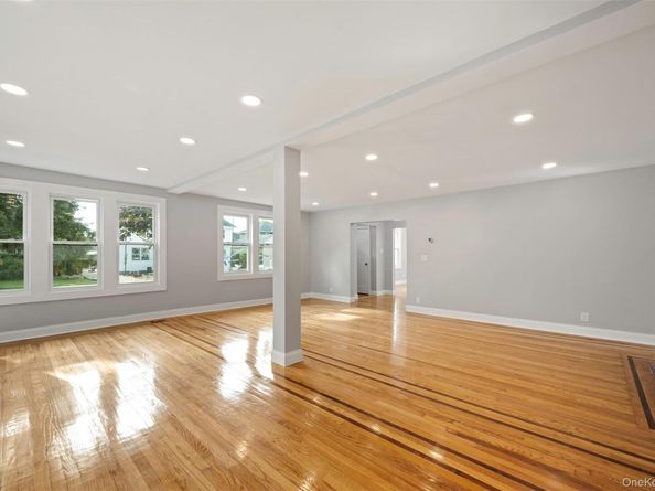 15 Shepherd Street, Rockville Centre NY 11570