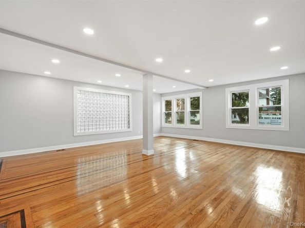 15 Shepherd Street, Rockville Centre NY 11570