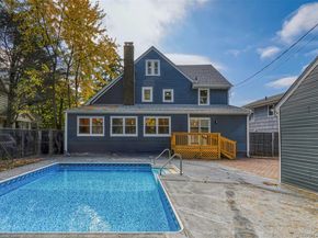 15 Shepherd Street, Rockville Centre NY 11570