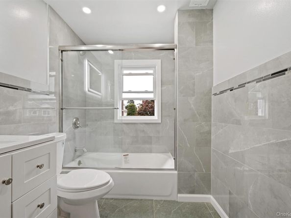 15 Shepherd Street, Rockville Centre NY 11570