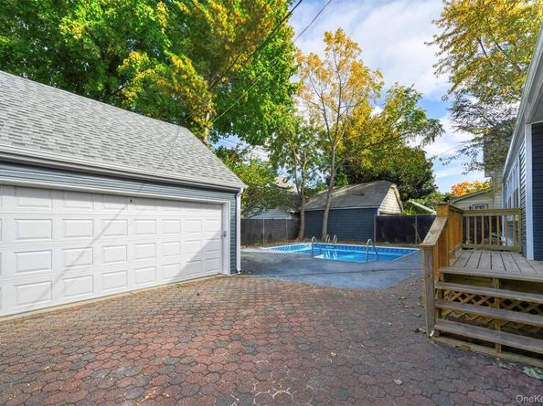 15 Shepherd Street, Rockville Centre NY 11570
