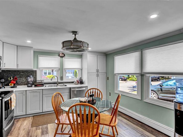 164 Village Circ W, Manorville NY 11949