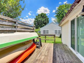 164 Village Circ W, Manorville NY 11949