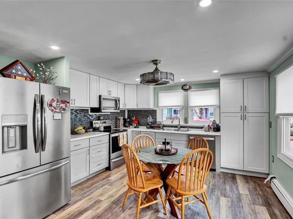 164 Village Circ W, Manorville NY 11949