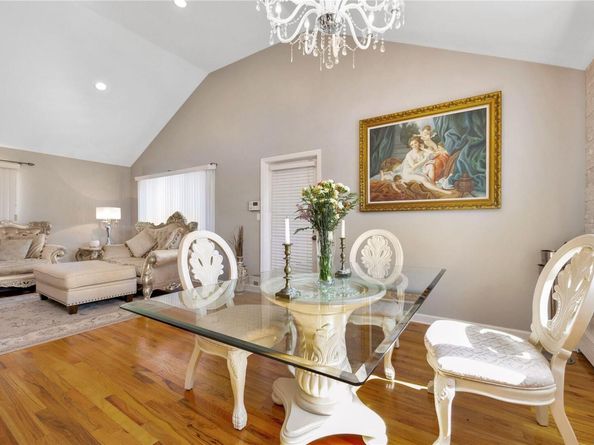 245 W Chester Street W, Long Beach NY 11561