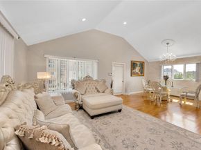 245 W Chester Street W, Long Beach NY 11561