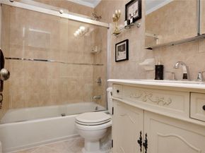 245 W Chester Street W, Long Beach NY 11561