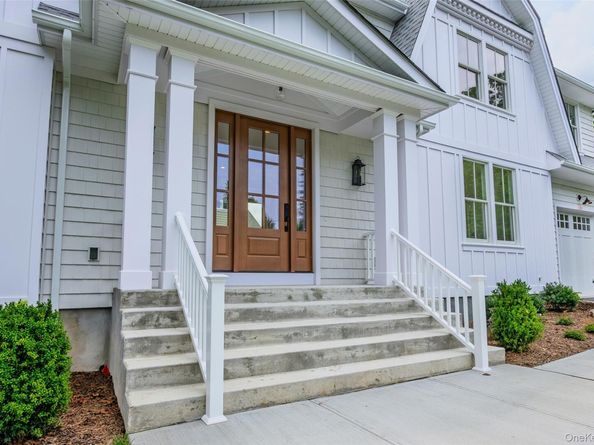 28 Alsace Place, Northport NY 11768