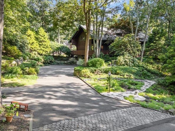 2 British Colony Road, Northport NY 11768