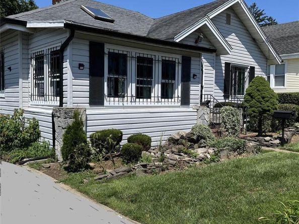137 E Roosevelt Avenue, Roosevelt NY 11575