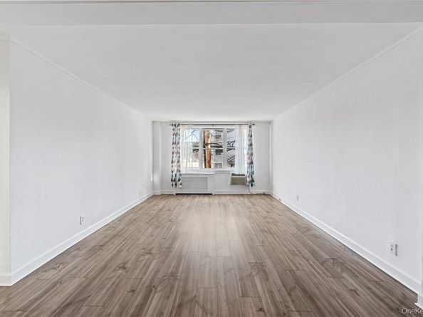 25 Franklin Avenue 2O, White Plains NY 10601