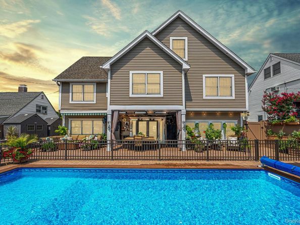 4 Teamster Lane, Levittown NY 11756