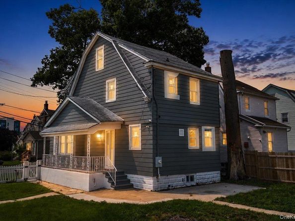 17 Sapir Street, Valley Stream NY 11580