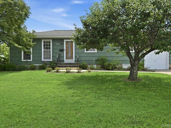 244 Neptune Avenue, West Babylon NY 11704