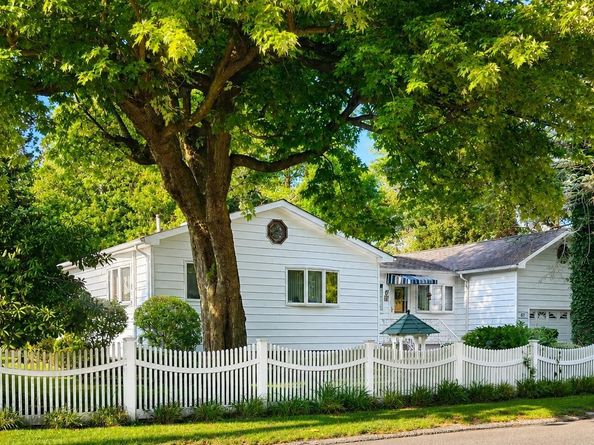 67 King Road, Rocky Point NY 11778