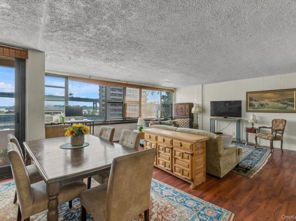 9-15 166 Street 3A, Beechhurst NY 11357