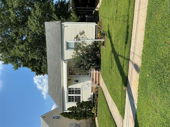 11824 236th Street, Cambria Heights NY 11411