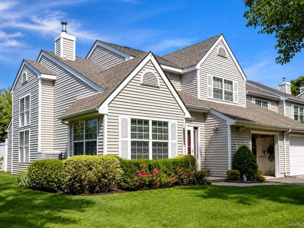 65 Mystic Circle, Bay Shore NY 11706
