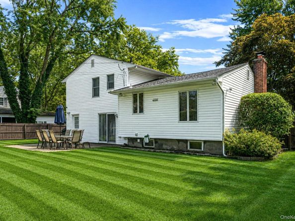 49 Munson Court, Melville NY 11747