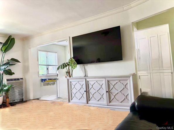 6927 169th Street, Fresh Meadows NY 11365