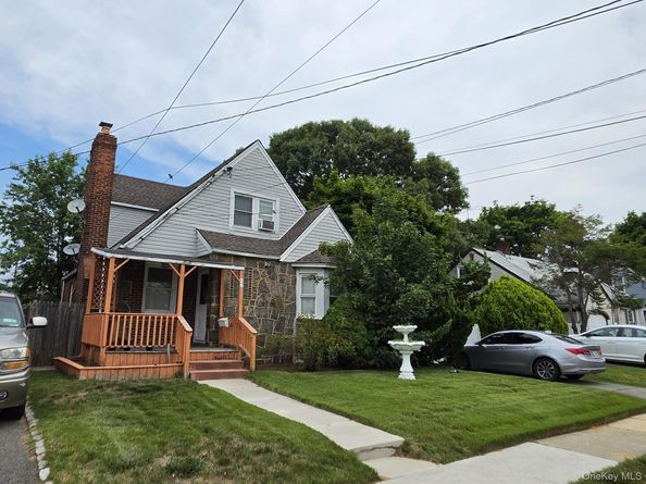 25 Gold Street, Valley Stream NY 11580