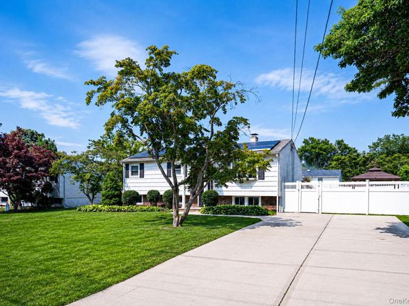 3010 Sipp Avenue, Medford NY 11763