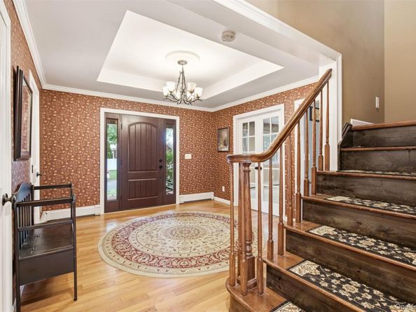83 Hedgerow, Commack NY 11725