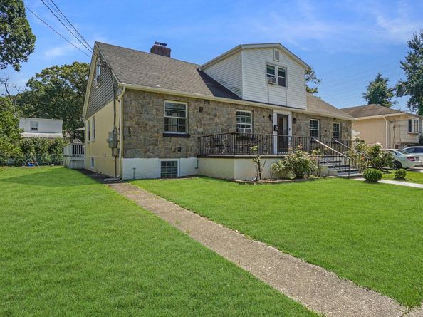 143 S Montgomery St, Valley Stream NY 11580