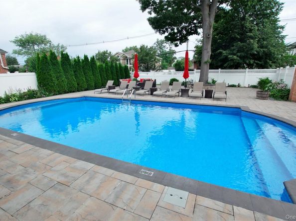 278 S Long Beach Avenue, Freeport NY 11520