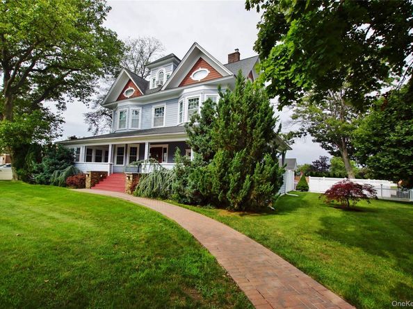278 S Long Beach Avenue, Freeport NY 11520