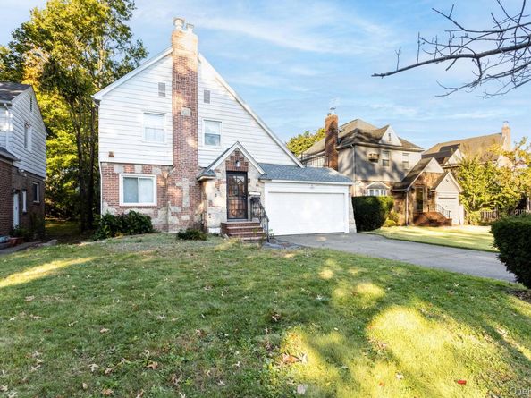 186-33 Henley Road, Jamaica Estates NY 11432