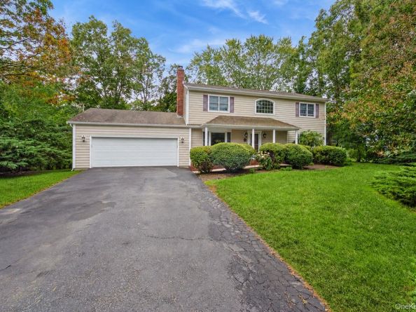 3 Poplar Lane, Medford NY 11763