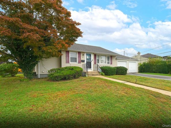 31 Cherry Lane, Hicksville NY 11801