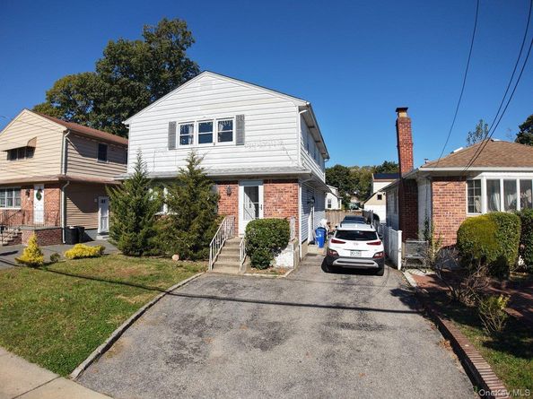 221 E Mineola Avenue, Valley Stream NY 11580